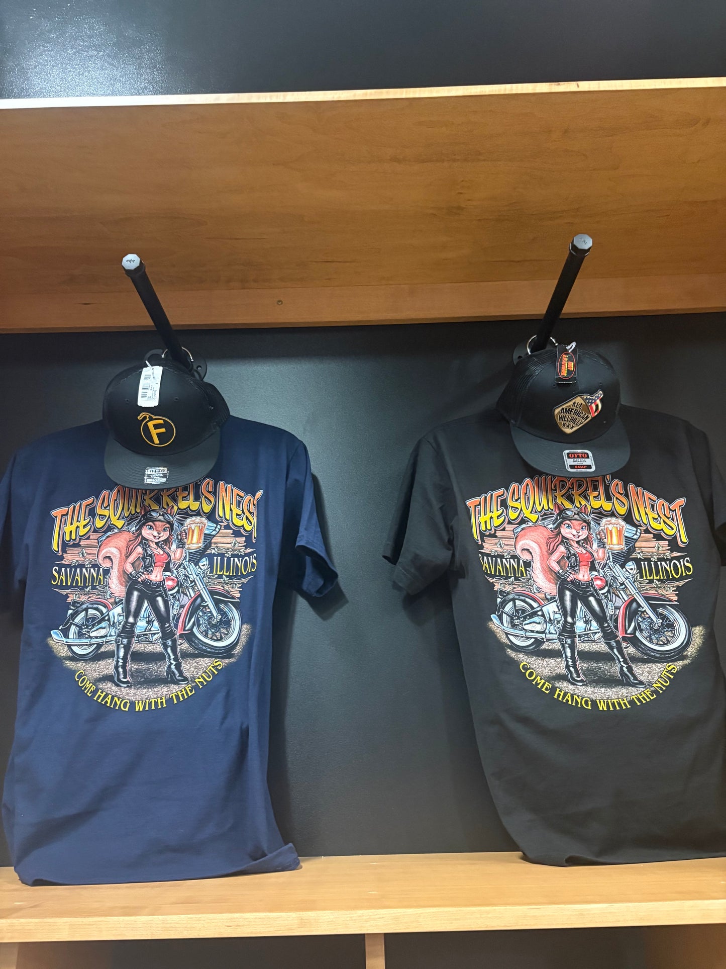 T-SHIRT-SQUIRREL'S NEST SALOON